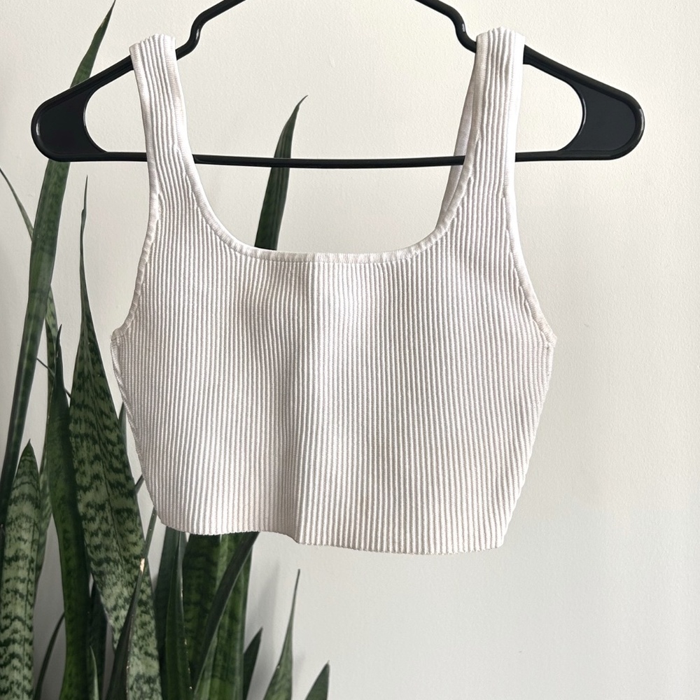 Aritzia Babaton Sculpt Knit Ribbed Square Neck Cropped Tank Top